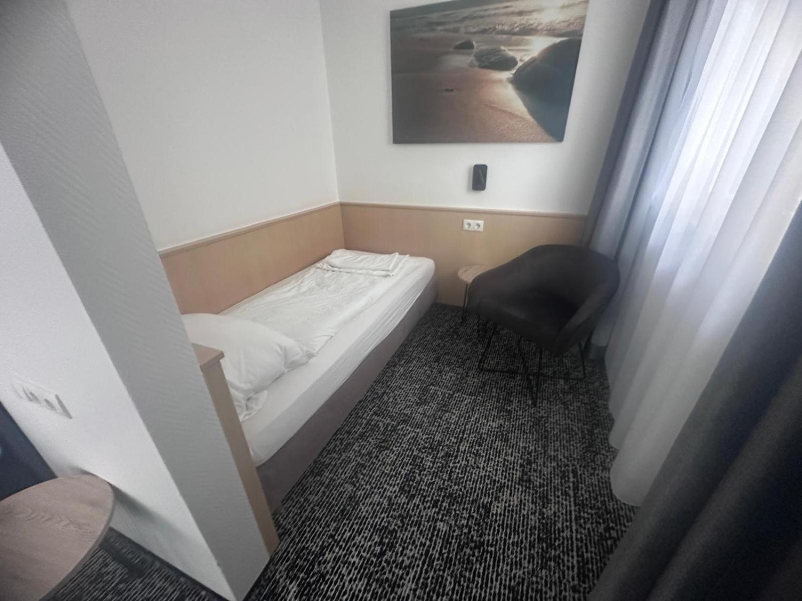 Panorama Hotel Rheinkrone Andernach Esterno foto